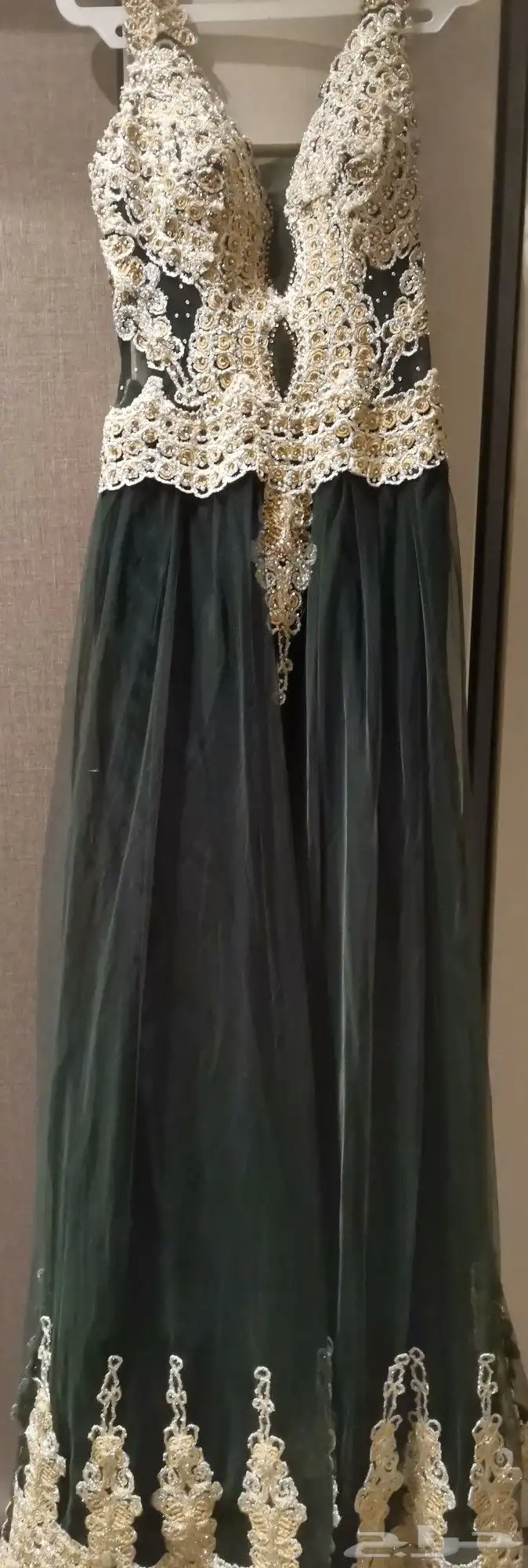 فساتين للبيع مستعمله مقاس M كلها لبسته يوم فقط نظيفه 2