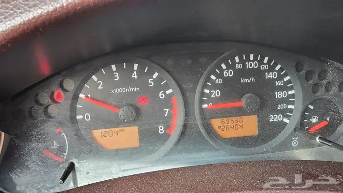 نيسان نيفارا 9