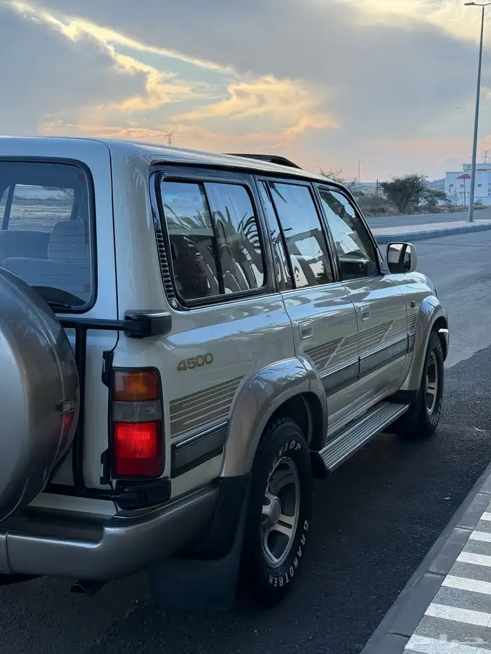 لاندكروزر VXR 1997 11