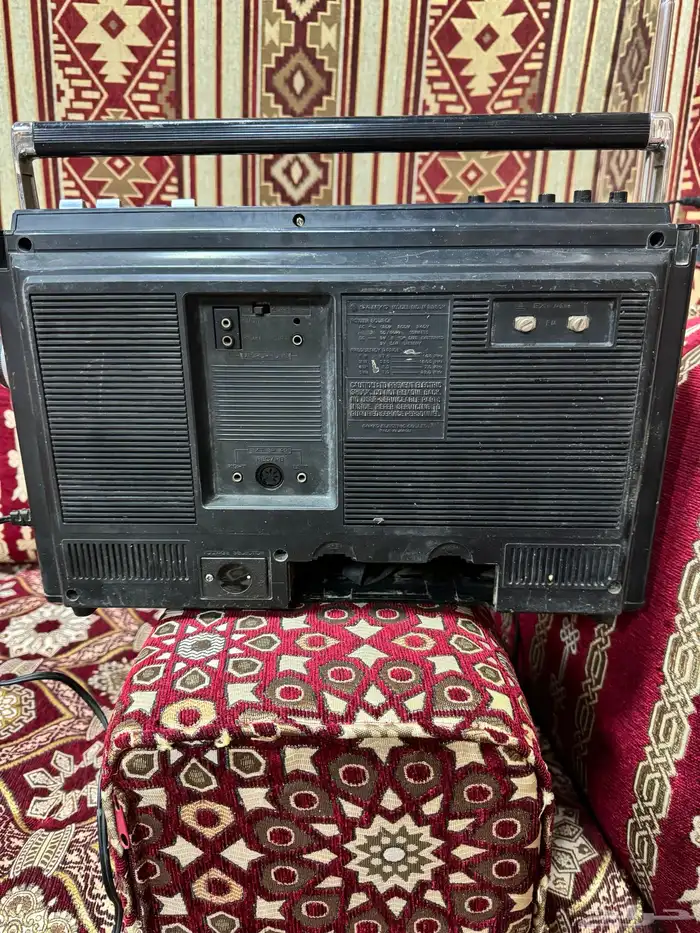 مسجل وراديو قديم سانيو 4