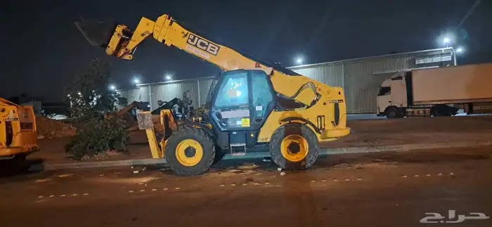 للايجار رافعات شوكيه جي سي بي تلسكوبي موديل حديث رافعة 22 3
