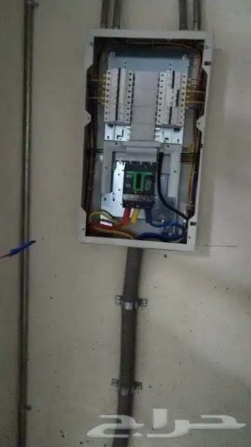 مقاول  الكهرباء. 1