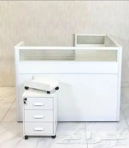 مكاتب ابيض واسود مودرن طاولة اجتماع محطات عمل ورك ستيشن كنب 23