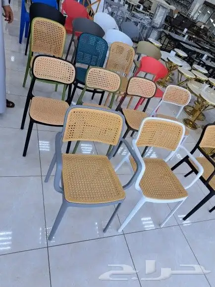 كراسي خارجية وطاولات 9