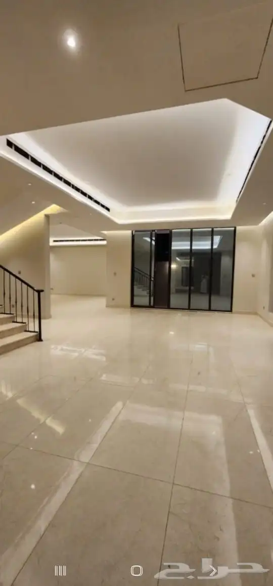 فيلا فاخره في حي الصالحيه 8