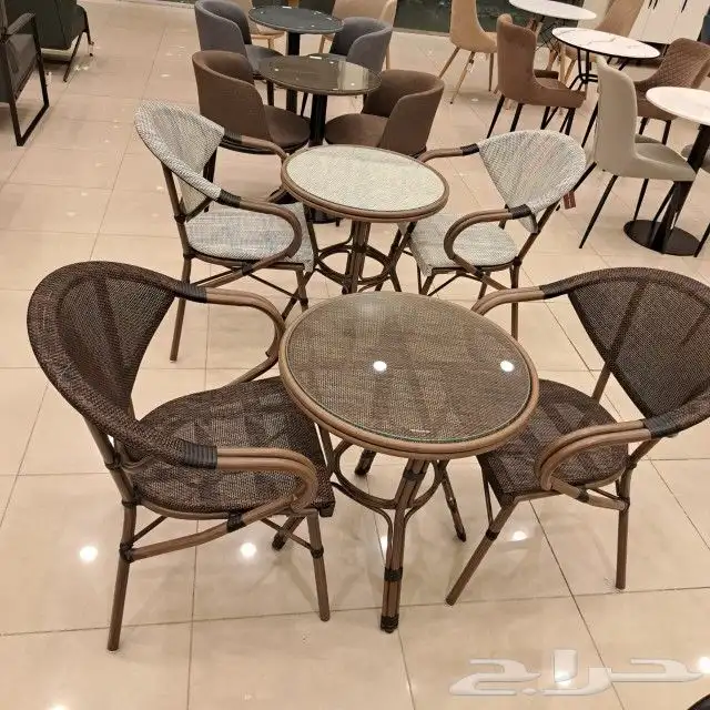 كراسي خارجية وطاولات 0