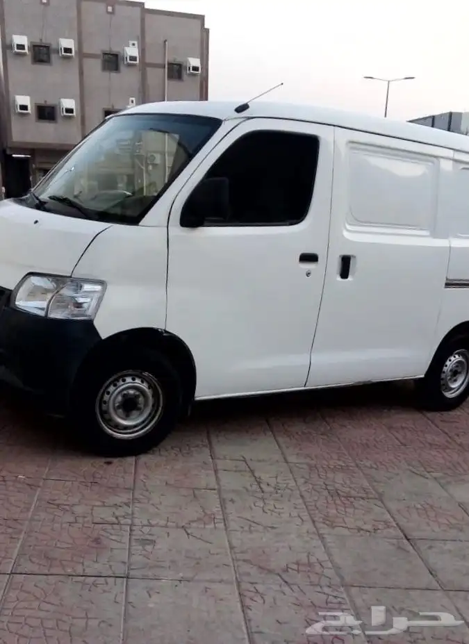 دباب بضاعة مقفل للايجار الشهري 11