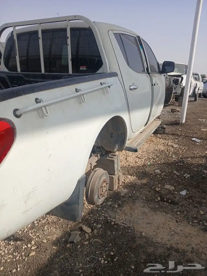 مستبيشي وانيت موديل 2009 1