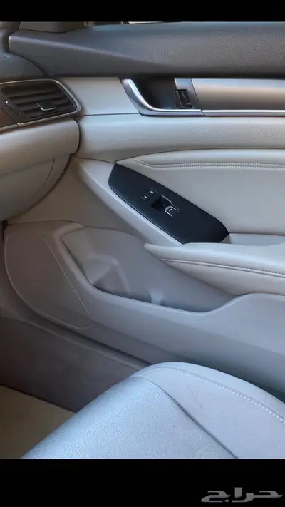 تم البيع  هوندا اكورد 2019 LX 8