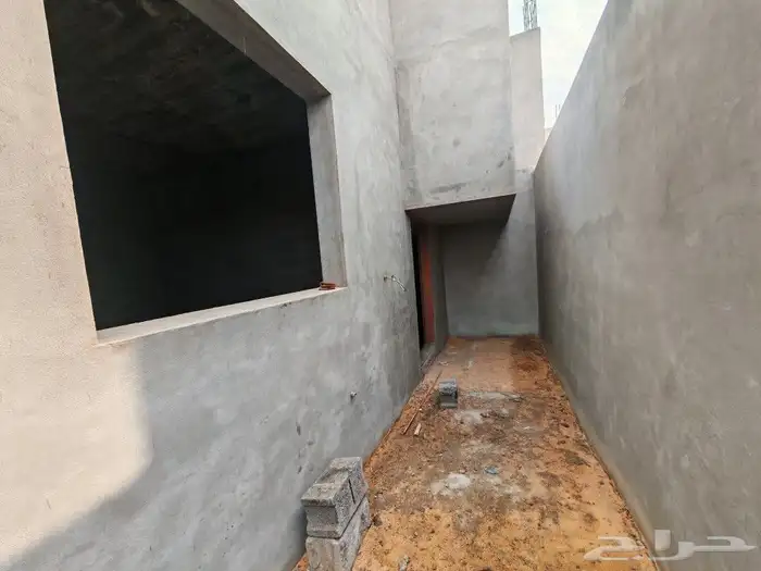 للبيع دور أرضي عظم مؤسس لشقتين علويه مليس كامل 4