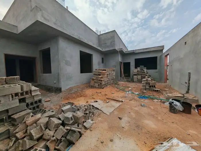 للبيع دور أرضي عظم مؤسس لشقتين علويه مليس كامل 1