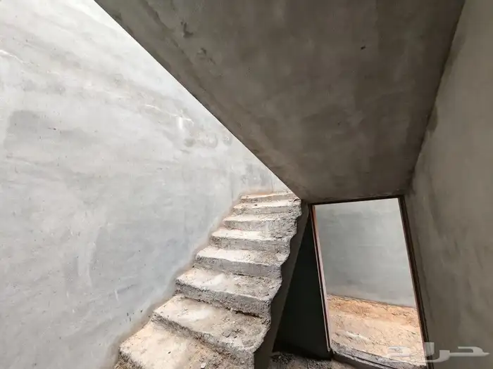 للبيع دور أرضي عظم مؤسس لشقتين علويه مليس كامل 8