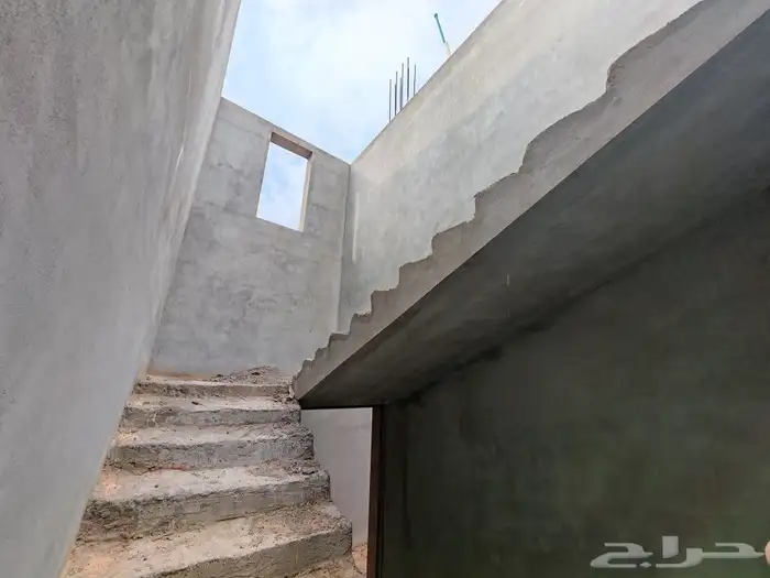 للبيع دور أرضي عظم مؤسس لشقتين علويه مليس كامل 7