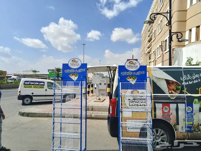 اعمال الدعايه والاهلان يشكل كامل ستاير حروف بنرات استيكرات 7