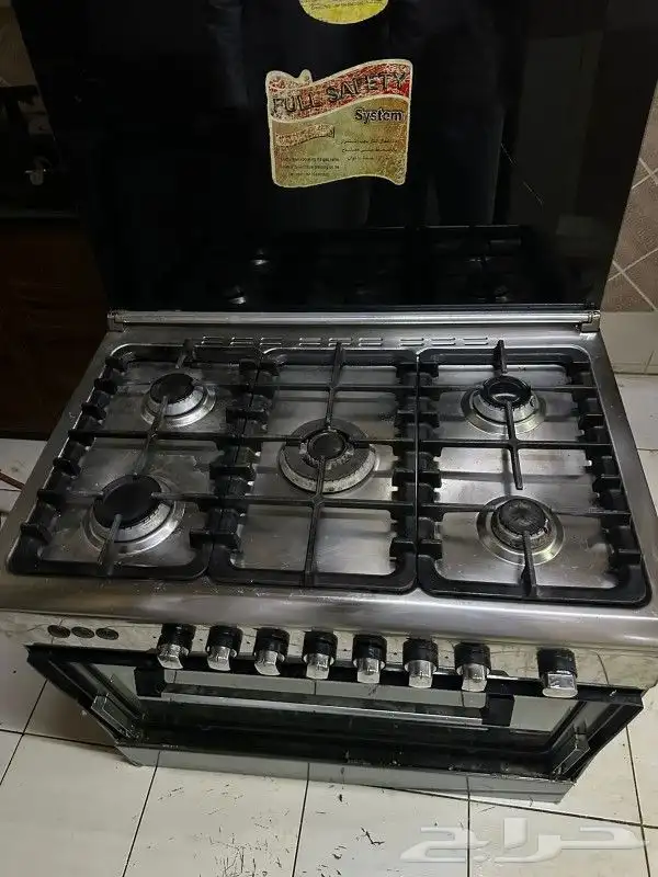 بتجاز للبيع الازاز الخرجي للباب مكسور موجود ف حي الرمال 0