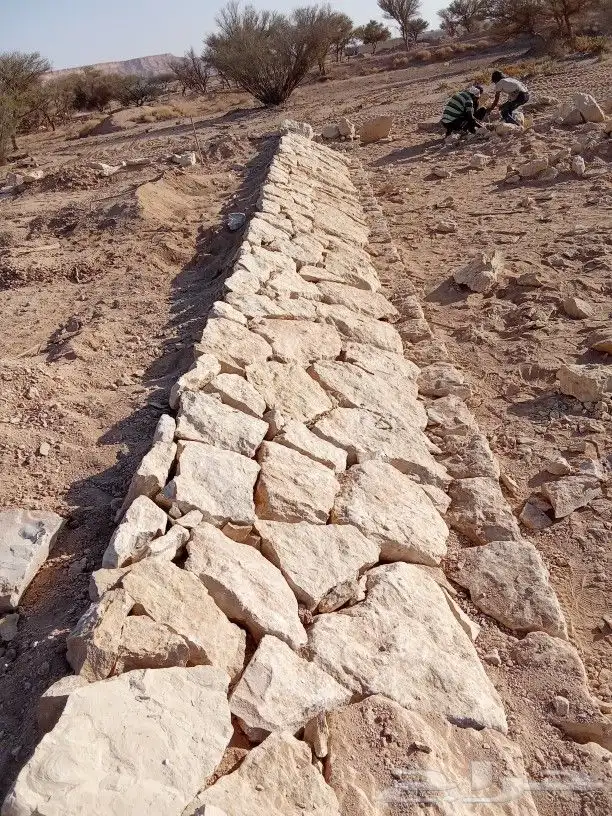 سلام عليكم ورحمة الله نعمل 1 في مجال الحجر الطبيعي بجميع 4