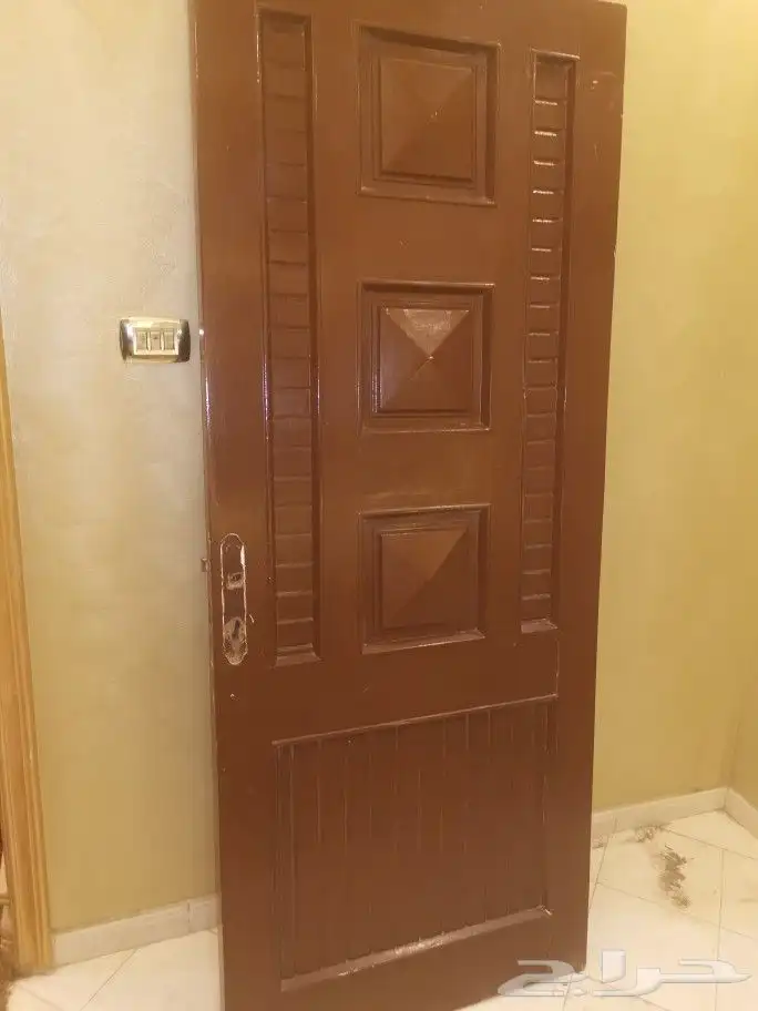 باب مقنو مرتب نظيف للبيع خالي من العيوب 0
