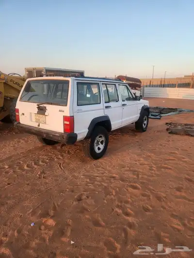 للبيع جيب شروكي 3