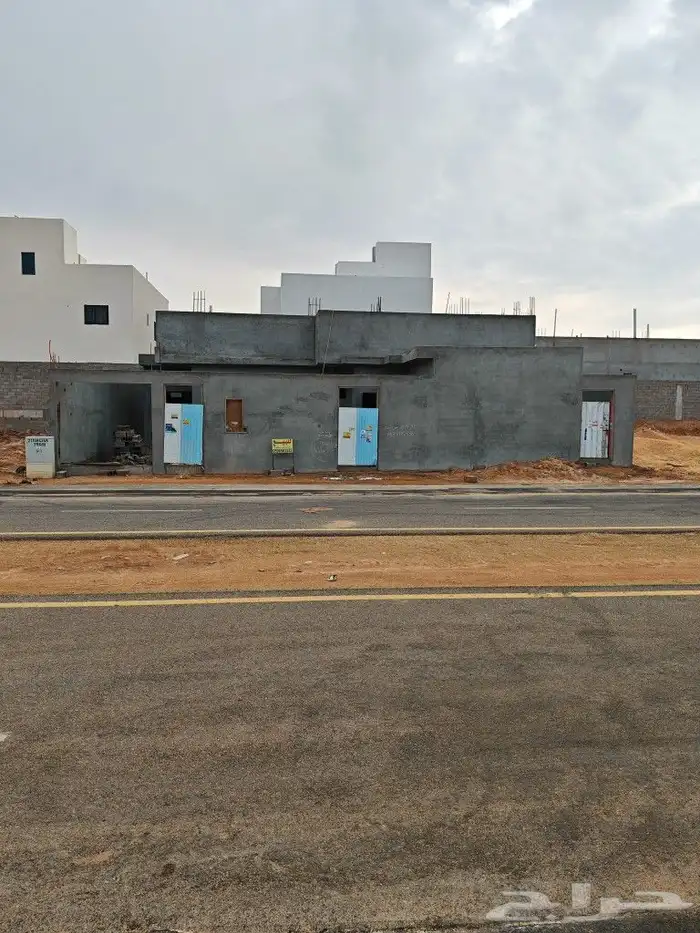 للبيع دور أرضي عظم مؤسس لشقتين علويه مليس كامل 0