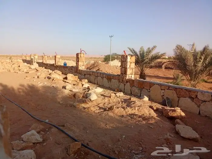 سلام عليكم ورحمة الله نعمل 1 في مجال الحجر الطبيعي بجميع 2