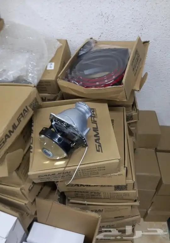 انوار السيارات عدسات ليزر هلا فايف كيو فايف شمعات اسطبات لمب 8