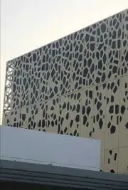 فني المنيوم قص وتركيب أبواب شبابيك استركشر كلادينج 1