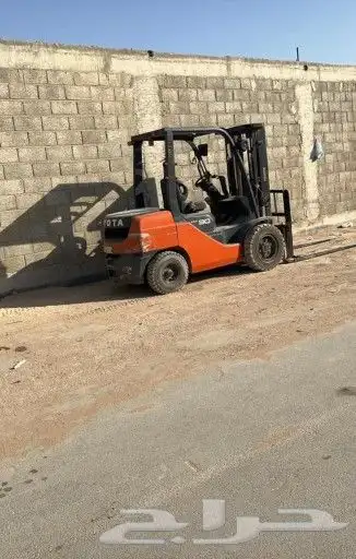 رافعه شوكيه للايجار فوركلفت للايجارشهري يومي مشوار 6