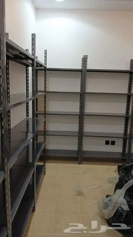يوجد لدينا رفوف مستوعات شركات وأسواق وتموينا 4