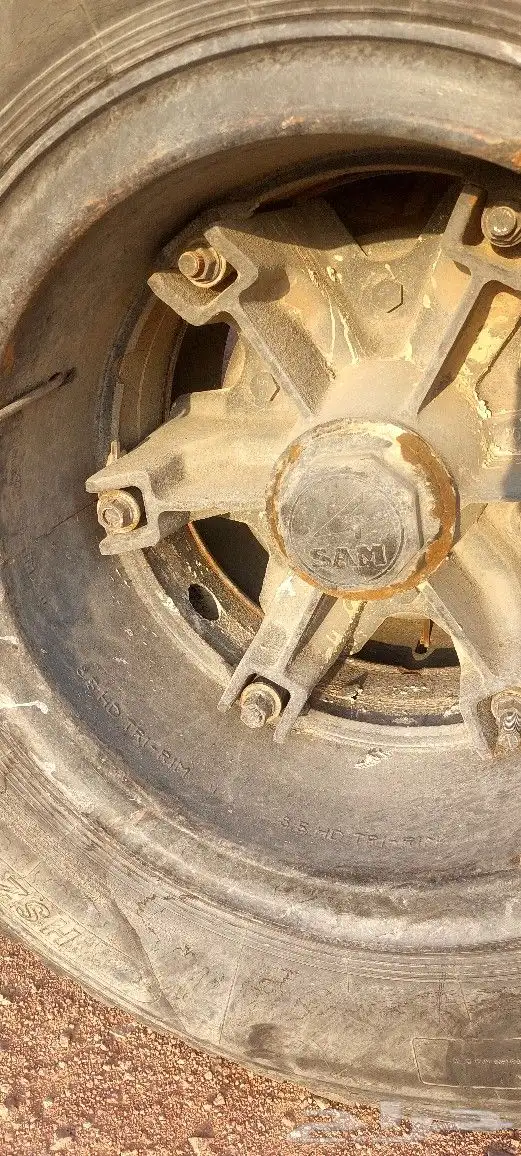 للبيع صندوق تريلة 1