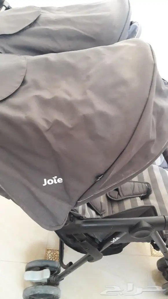 عربة اطفال لتوأم ماركة ( joie) الشهيرة استخدام خفيف 2