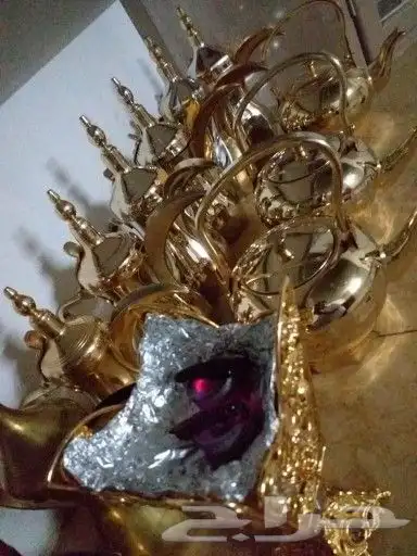 يوجد لدينا صبابين رجال ونساء كراسي طاولات كوشات مداخل 8