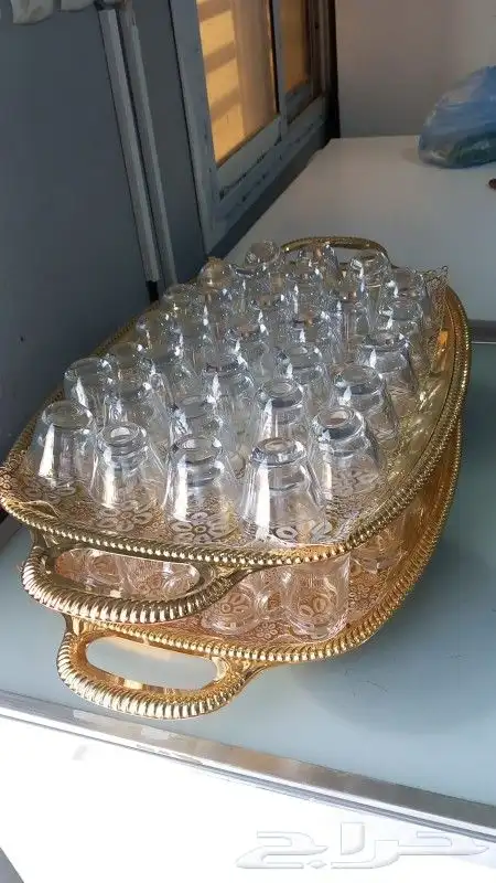 يوجد لدينا صبابين رجال ونساء كراسي طاولات كوشات مداخل 7