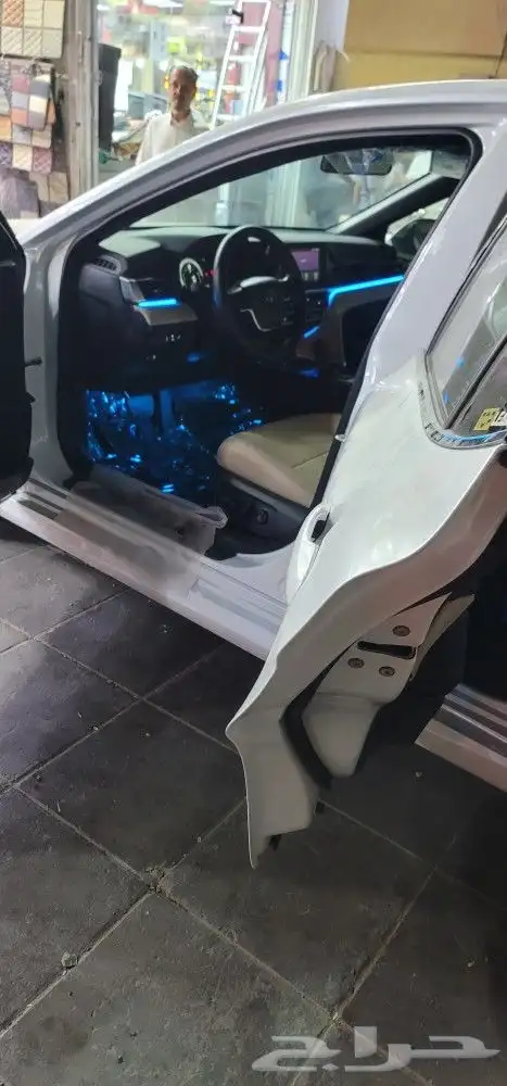 لدا داخلي لجميع السيارات. 0