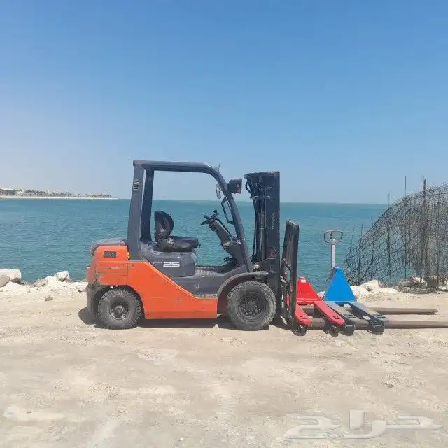 اجار فوركلفت رافعه بجميع الاطنان يومي شهري 10طن 7طن 3طن 8