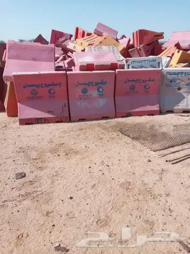 حواجز خرسانيه وحواجز بلاستيكية 4