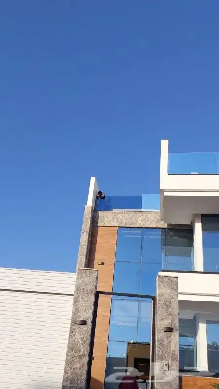 المنيوم ابواب شبابيك واجهات شورات وسكوريت 14