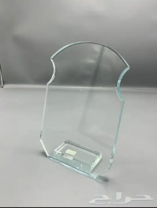 طباعة وتفصيل دروع مكاتب وتفصيل كرستال حسب الطالب 2