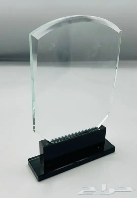 طباعة وتفصيل دروع مكاتب وتفصيل كرستال حسب الطالب 7