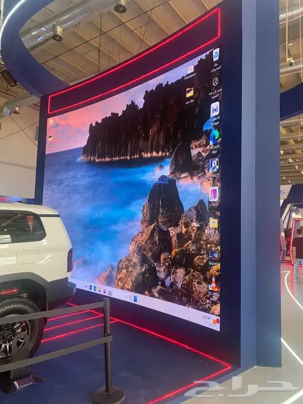 يوجد لدينا شاشات led 2