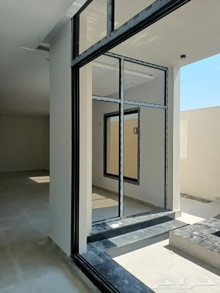 المنيوم ابواب شبابيك واجهات شورات وسكوريت 9