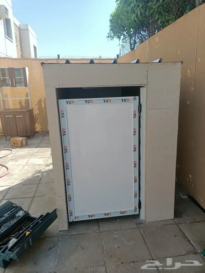 المنيوم ابواب شبابيك واجهات شورات وسكوريت 8