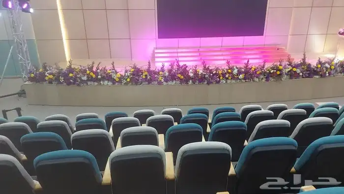 يوجد لدينا شاشات led 9