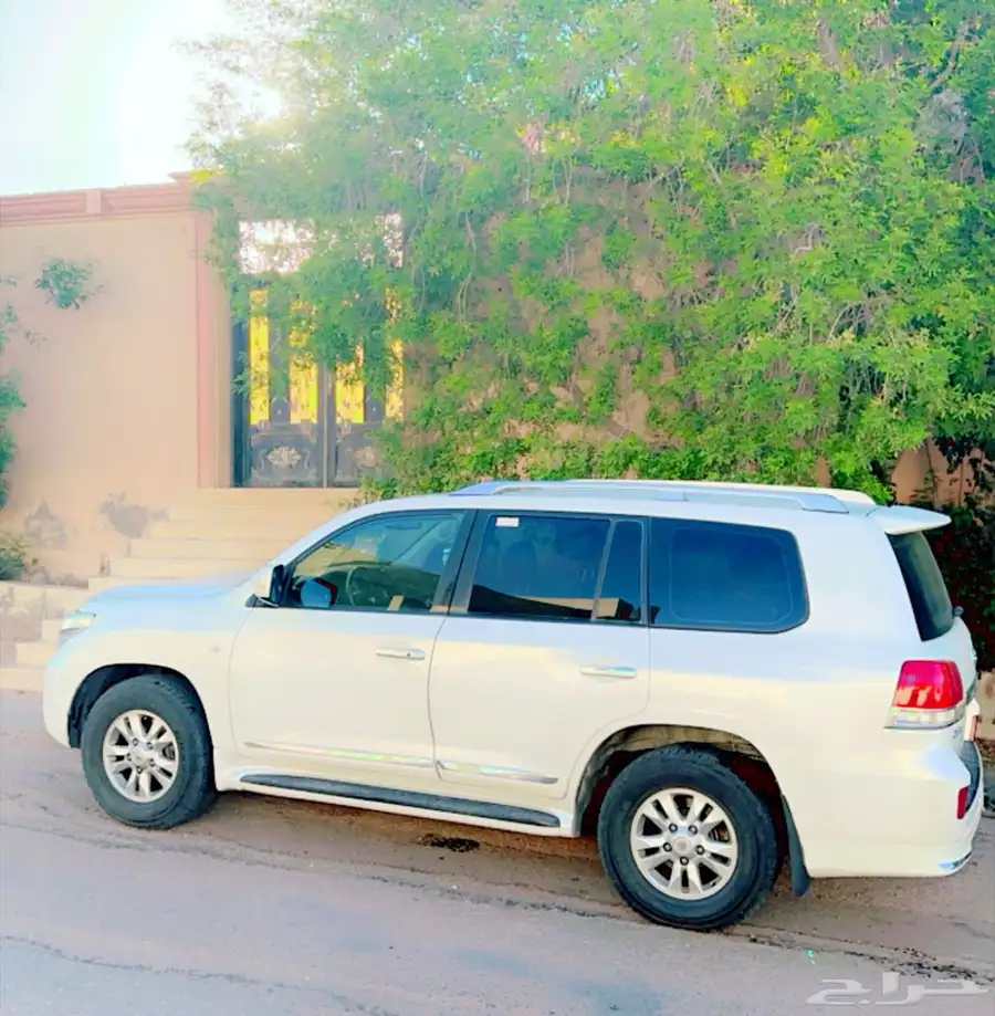 لاندكروزر 2010 1