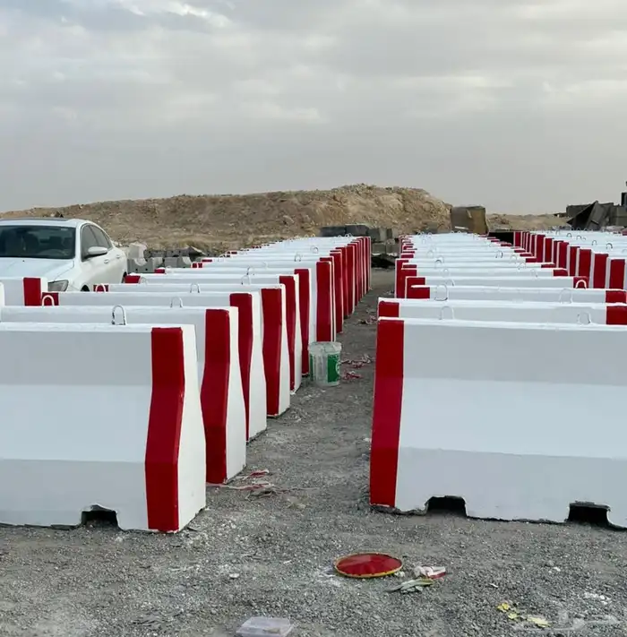 مستلزمات خرسانية قواعد أعمدة إنارة مناهيل زينة حدائق 1