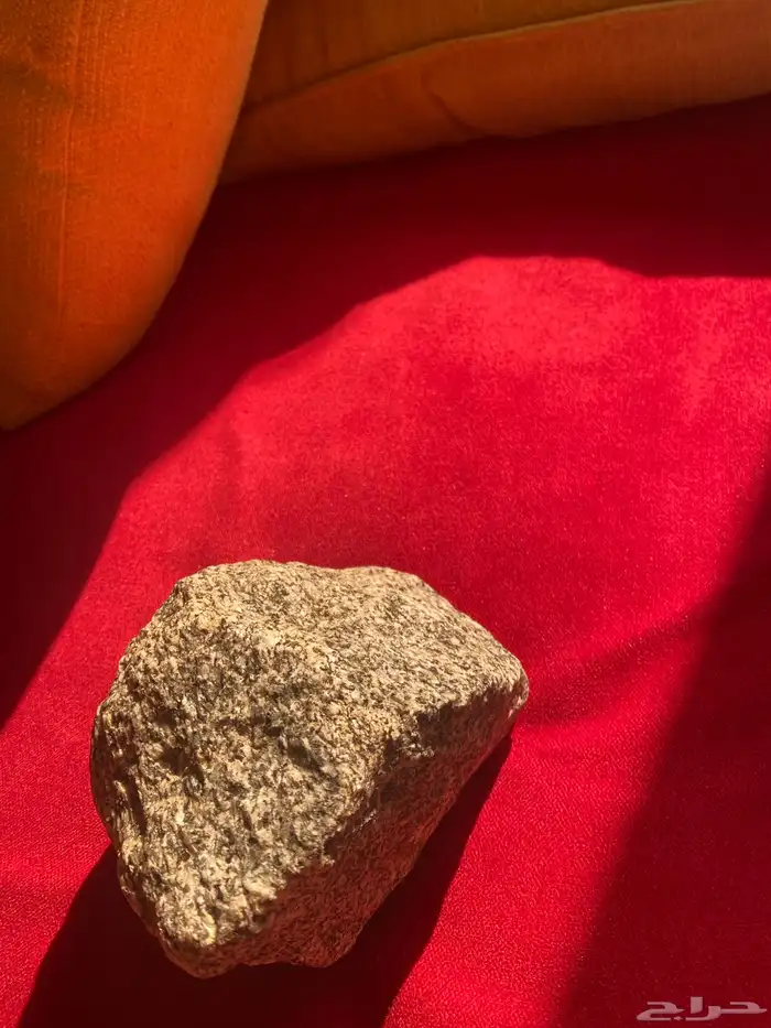 حجر لامع بل الماس 0