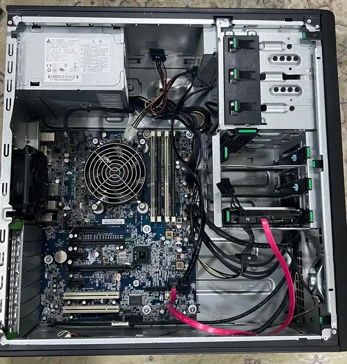 كمبيوترHP مكتبي Z210 إستخدام شخصي نظيف 1