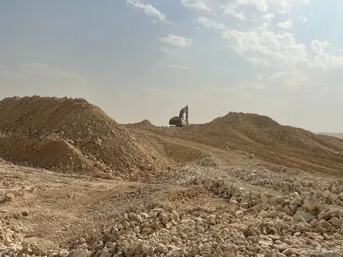 مقاول حفر تسوية بوكلينات بوكلين للايجار 4