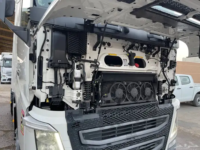مجموعة شاحنات راس فولفو 2021 - FH 460 بطاقة جدة 21