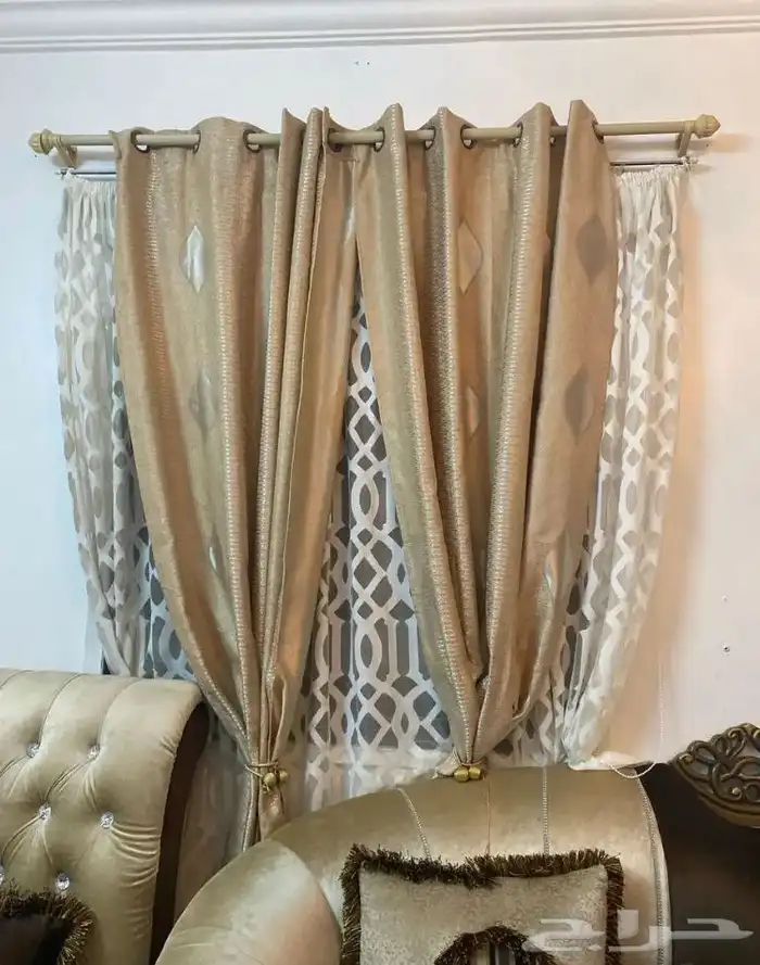 لوحه وستاره وطاوله للبيع 2