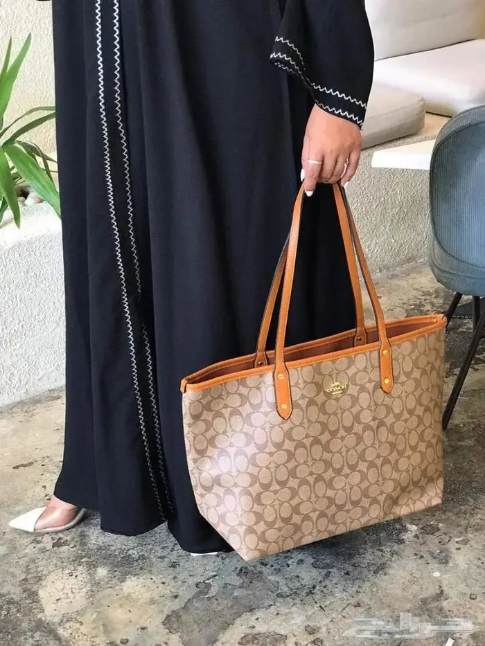 شنط للجامعيات كبير توري TORY كوتش COACH بورش يطلق عليها سلة 22